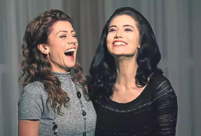 <p><span style="color:#800080"><strong>ALİ RIZA BEY KIZLARINA SİTEM ETTİ: HİÇ ARAMADILAR!</strong></span></p>
