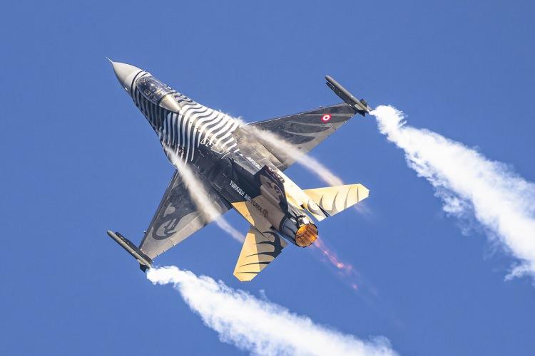 <p><span style="color:rgb(44, 80, 95)">Pilotlar</span></p>
