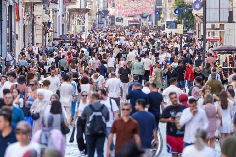 <p><span style="color:#B22222"><strong>İŞTE İL OLACAK İLÇELER LİSTESİNİN EN GÜNCEL HALİ</strong></span></p>
