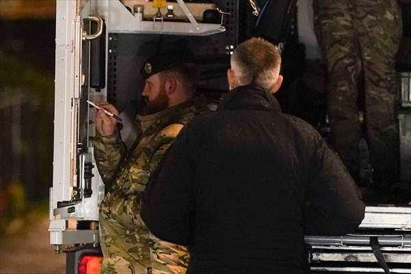 <p>Evleri boşaltılan vatandaşların bir gün dışarıda kalacakmış gibi hazırlık yapması istenen açıklamada, belediyenin konaklama yeri hazırladığı ifade edildi.</p>

<p> </p>
