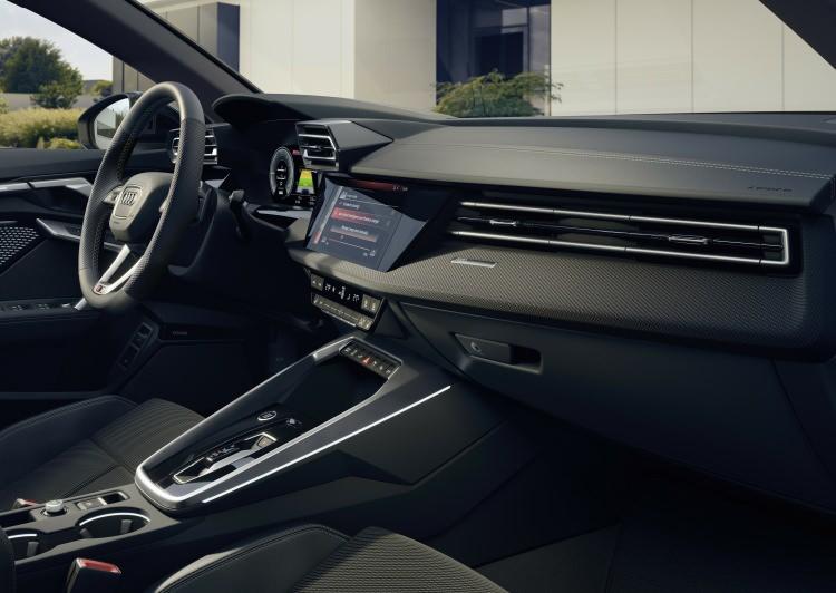 <p>Audi A3 Sportback TFSI 110 kW Advanced S tronic <strong>3 milyon 63 bin 320 lira</strong></p>

<p>&nbsp;</p>
