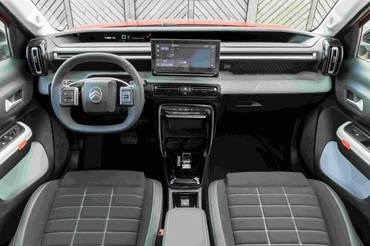 <p>Citroen Elektrikli e-C3 <strong>1 milyon 375 bin lira</strong></p>

<p>&nbsp;</p>
