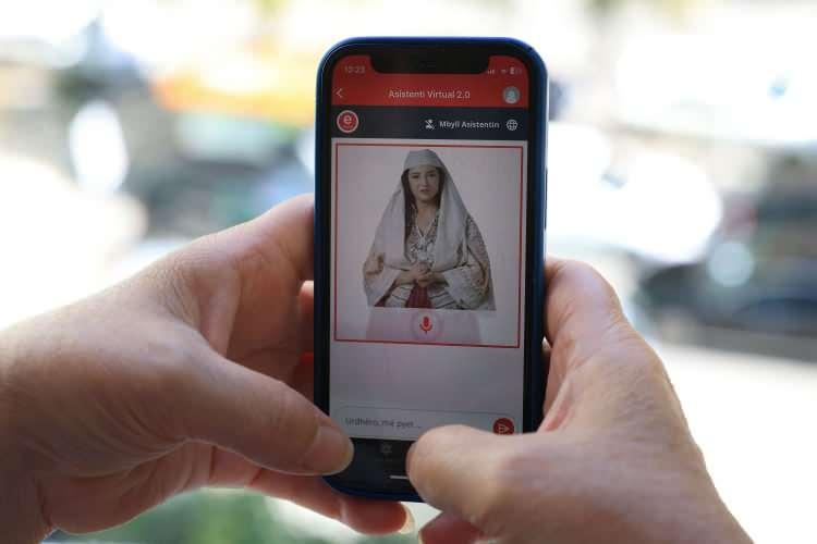 <p>Arnavutluk'ta kamu yönetimine entegre edilen ve bakan düzeyinde görev yapan yapay zekâ sistemi "Diella", şaşkına çeviren bir yolsuzluk iddiası nedeniyle devre dışı bırakıldı.</p>

<p> </p>
