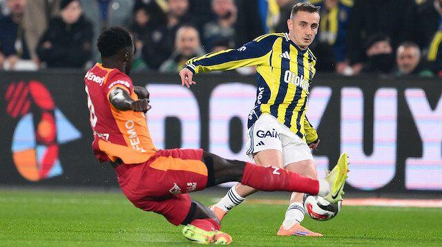 <p>Süper Lig'de dün oynanan ve 1-1'lik eşitlikle sona eren Fenerbahçe-Galatasaray derbisinde Sarı-lacivertli takımın son yıllarda rakibine karşı zorlandığı görüldü.</p>
