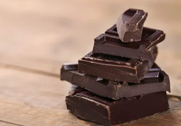 <p>Reynold uzak durmaya çalıştığı gıda grubunun ise diyabet ve kalp hastalığı gibi sağlık riskleriyle bağlantılı şeker ve sağlıksız yağlar açısından yüksek olduğu için paketlenmiş kurabiyeler ve çörekler olduğunu söyledi. </p>
