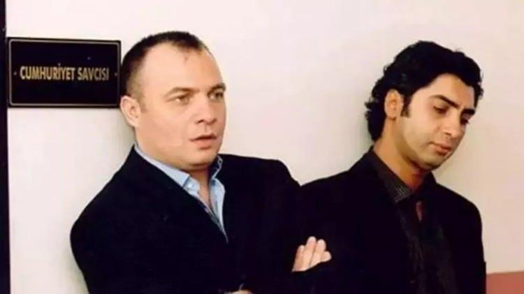 <p>Şaşmaz'ın <strong>kırlaşan saçları</strong> ve <strong>değişen görünümü</strong> hayranları tarafından yoğun ilgiyle karşılandı.</p>
