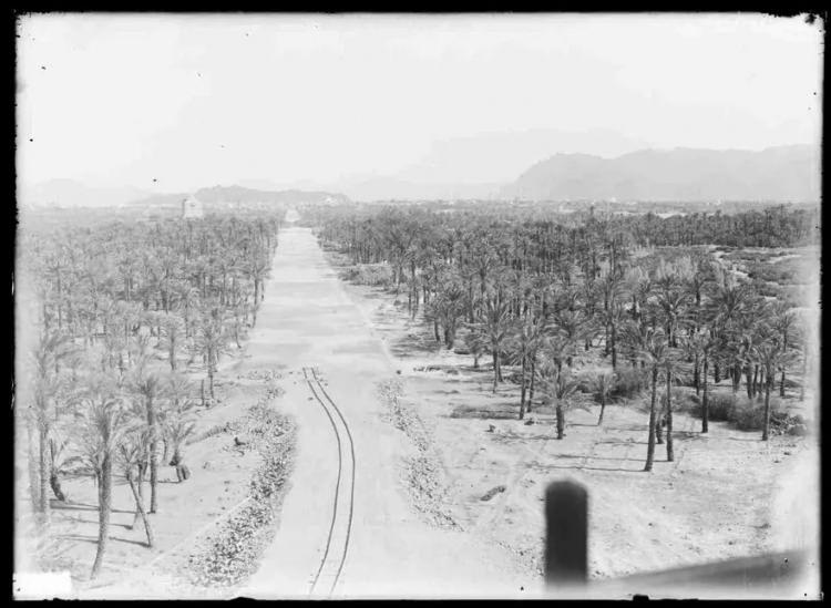 <p>Medine`de Fahreddin Paşa`nın a&ccedil;tırdığı Kuba Mescidi yolu</p>

<p>&nbsp;</p>
