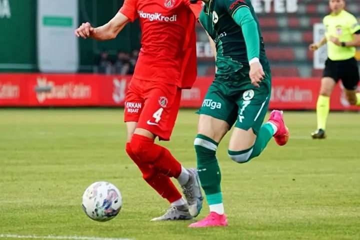 <p>29-&Uuml;mit Kaya (&Uuml;mraniyespor &ndash; Giresunspor konusu)</p>
