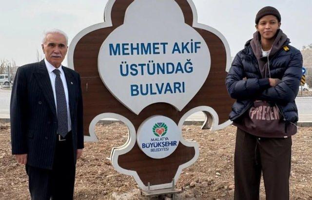 <p><strong>Malatya'</strong>nın fahri hemşerisi <strong>Melissa Vargas</strong>, ehliyet sınavı öncesinde çevre halkı tarafından büyük bir coşkuyla karşılandı. </p>
