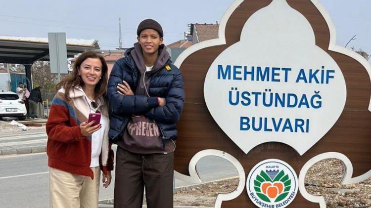 <p>Vargas, vatandaşlarla sohbet etti ve fotoğraflar çektirdi.</p>
