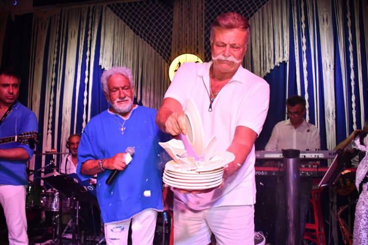 <p><span style="color:#800080"><em><strong>"350'ye yakın filmde rol aldım. Ama Yılmaz Güney'le proje yapacaktım, cezaevine girdi… Bir de Kemal Sunal. İkisiyle de çok çalışmak isterdim."</strong></em></span></p>
