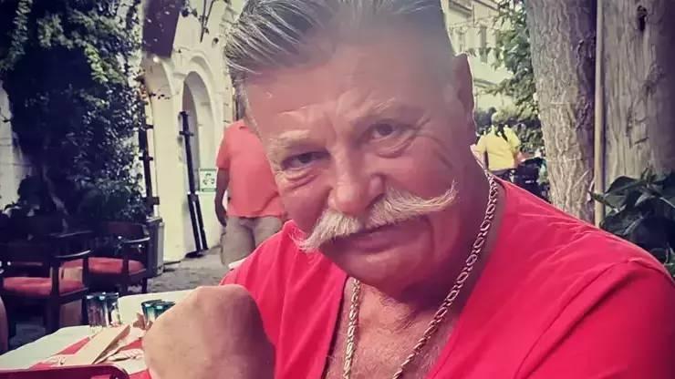 <p>Nuri Alço'nun içten açıklamaları sonrası Serkan Kaya da ünlü oyuncuya sahneden övgüler yağdırdı. Kaya, Alço'nun ne kadar vefalı ve karakterli biri olduğunu şu ifadelerle dile getirdi:</p>
