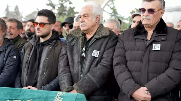 <p><span style="color:#800080"><strong>SERKAN KAYA'DAN &Ouml;VG&Uuml; DOLU S&Ouml;ZLER</strong></span></p>
