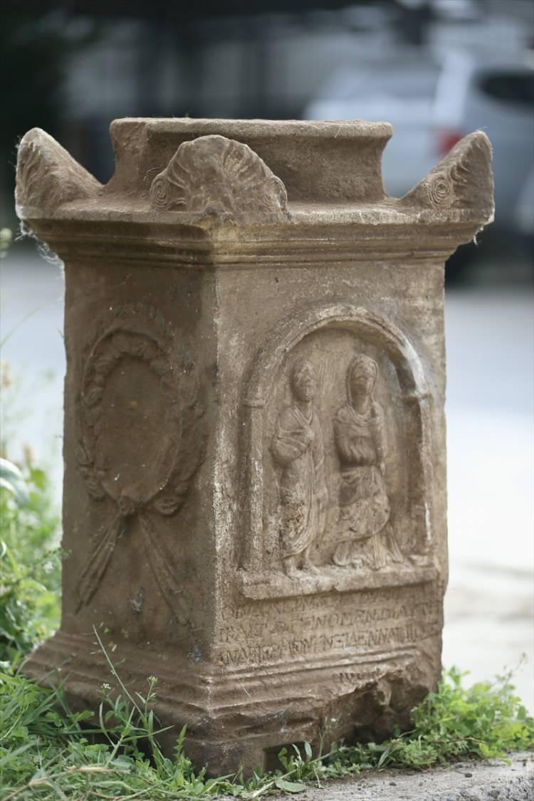 <p>Meke, kültürel varlık bulan veya tespit edenlerin eserlerin koruma altına alınması için müze müdürlükleri ya da kolluk kuvvetlerine bildirmelerini istedi.</p>
