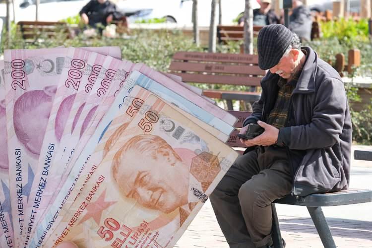 <p><strong>Dolayısıyla yüzde 33 oranında bir enflasyon beklemediğimiz için ortalama olarak yüzde 13'lerde bir güncellemeden bahsedebiliriz."</strong></p>

<p> </p>
