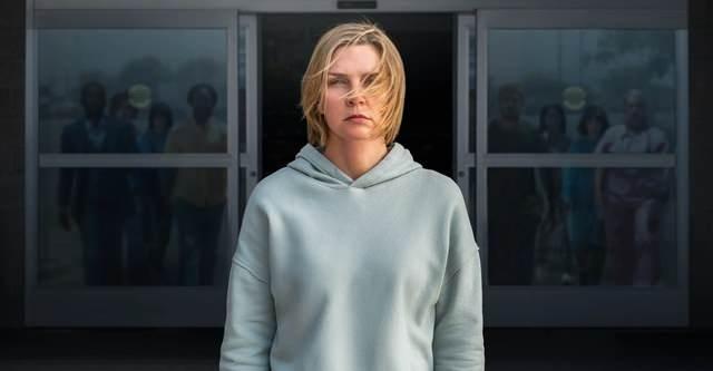 <p>Pluribus, <strong>zorunlu bir mutluluk &ccedil;ağında insanlığın karanlık tarafını sorgulayan</strong> distopik yapısıyla dikkat &ccedil;eken bir bilimkurgu gerilim dizisidir. Hikaye, d&uuml;nyayı <em>"fazla mutluluktan kurtarma" </em>g&ouml;revini &uuml;stlenen <strong>Carol Sturka</strong> adlı karakterin etrafında şekilleniyor.</p>
