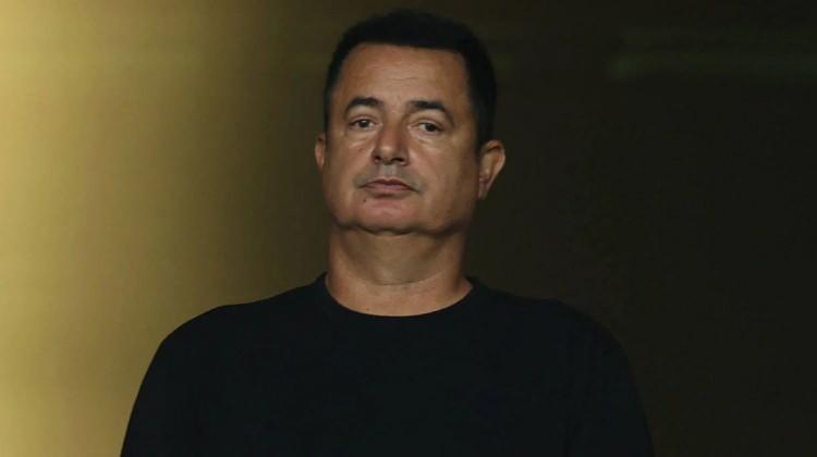 <p><span style="color:#FF0000"><strong>"ACUN'UN GÖZÜNDE BEN BAŞ STARLARDAN BİRİYİM"</strong></span></p>

<p><strong>Geçmişte Acun Ilıcalı'nın kendisine "Yok Böyle Dans" programına katılması için 500 bin dolar teklif ettiğini de ilk kez açıklayan Üşümezsoy, teklifi reddettiği için Ilıcalı ile arasında gerginlik oluştuğunu söyledi.</strong></p>
