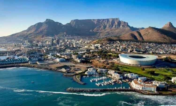 <p><strong><span style="color:#B22222">21)  GÜNEY AFRİKA </span> |  YÜZDE 55</strong></p>

<p> </p>

<p>Güney Afrika'nın konumu onu büyük nükleer oyunculardan uzaklaştırmaktadır, ancak siyasi ve altyapı sorunları acil durum müdahalesini engelleyebilir.</p>
