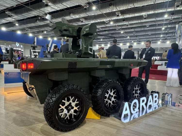 <p>Türk savunma sanayisi şirketlerinden HAVELSAN'ın Mısır'daki yerel iş birliği kapsamında geliştirilen insansız platformları AKREP ve HAMZA-1, EDEX 2025 Mısır Savunma Fuarı'nda ilk kez tanıtıldı.</p>
