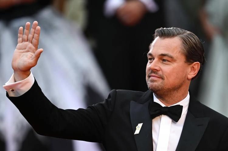<p><span style="color:#800080"><em><strong>"Ge&ccedil;en yaz İtalya'nın Sardinya Adası'nda Leonardo DiCaprio'yu g&ouml;rd&uuml;m. Hi&ccedil; hayal ettiğim gibi değildi. Hi&ccedil; albenisi yoktu, hi&ccedil; sevmedim, hayal kırıklığına uğradım."</strong></em></span></p>
