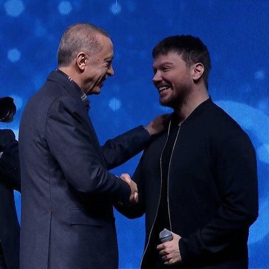 <p>Akçıl, Cumhurbaşkanı Recep Tayyip Erdoğan'ın, kendisine evliliğini bitirmeden önce bir kez daha düşünmesi yönünde nasihat verdiğini söyledi.</p>
