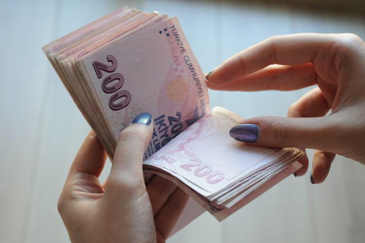 <p>Milyonlarca memurun 2026 yılı zam oranı için 5 aylık enflasyon farkı Türkiye İstatistik Kurumu tarafından açıklandı. </p>

<p> </p>
