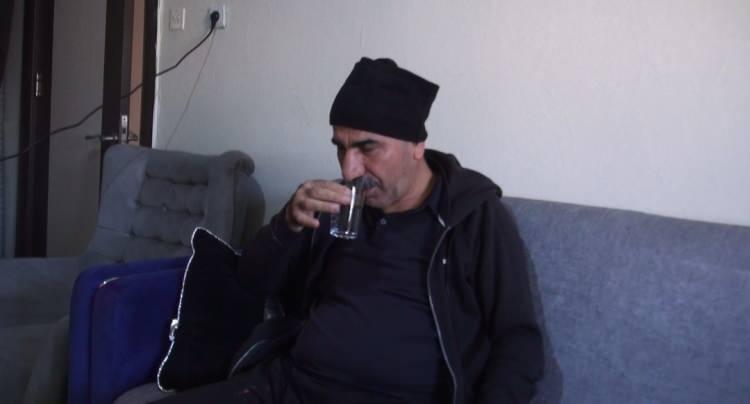 <p><strong><span style="color:rgb(178, 34, 34)">“HIÇKIRIK NÖBETİ GELDİĞİ ZAMAN YEMEK YİYEMİYORUM”</span></strong></p>

<p>Hıçkırık nöbetleri başladıktan sonra yaşadıklarını anlatan Osman Akın, şöyle konuştu; </p>

<p>“Hıçkırık nöbetlerim 1,5 yıl önce başladı. Ondan sonra devam etti. Bir hafta duruyor, bir hafta devam ediyor. Hıçkırık nöbeti geldiği zaman hiç durmuyor. Bir hafta boyunca durmuyor. O süre zarfında yemek fazla yiyemiyorum. Ondan sonra ben çok kusuyorum. Çok halsiz oluyorum. </p>

<p> </p>
