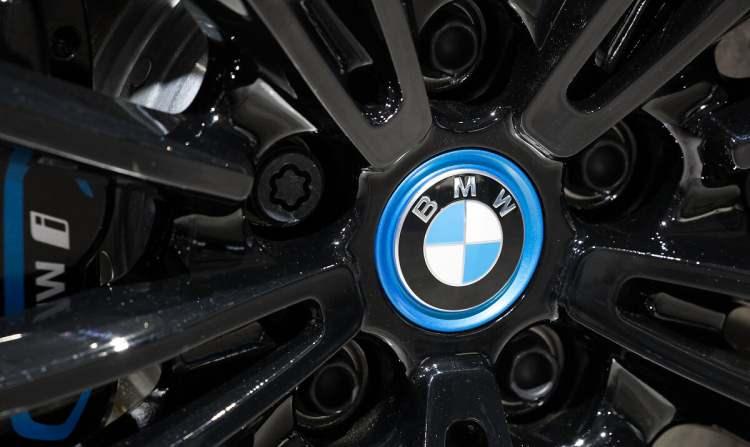 <p><span style="color:#B22222"><strong>OSMANİYE </strong></span></p>

<p> </p>

<p>BMW</p>

<p> </p>
