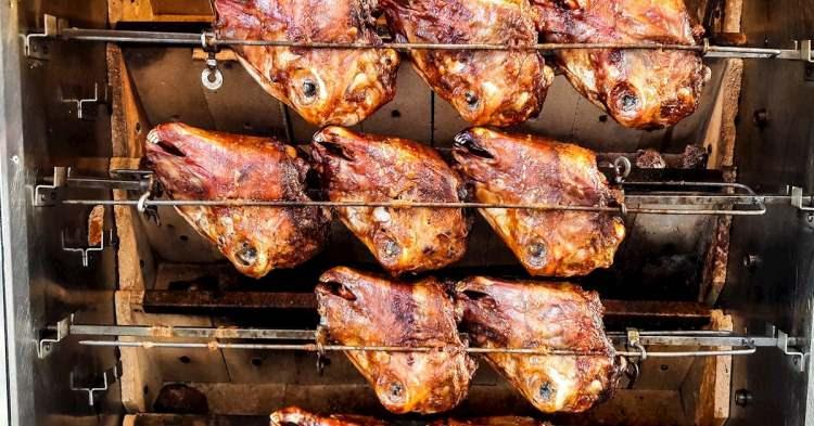 <p><span style="color:#B22222"><strong>6. KUZU KELE </strong></span></p>
