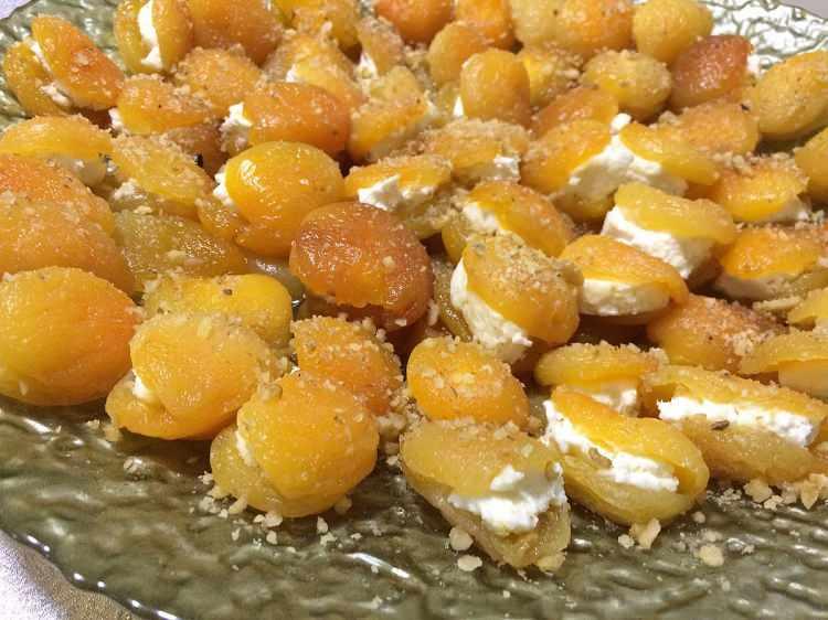 <p><span style="color:#B22222"><strong>3 KAYMAKLI KAYISI </strong></span></p>
