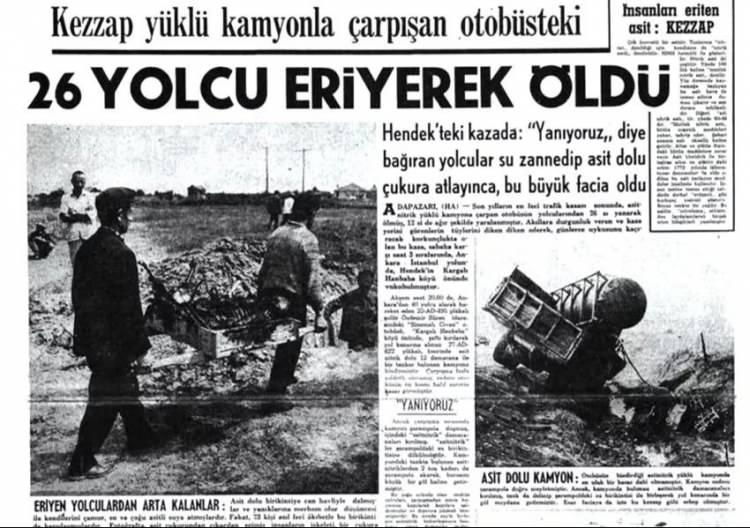 <p>Kaza sonucunda kamyon tankerinde bulunan kezzap toprağa ve yolun kenarındaki su birikintisine döküldü. </p>
