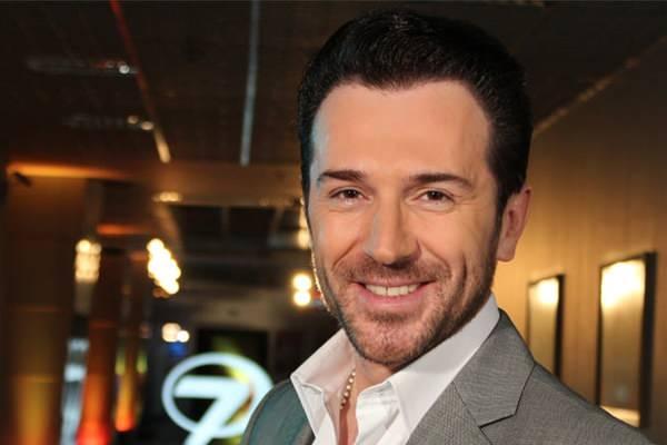 <p><span style="color:#800080"><em><strong>"Şu anın kaseti dijital. Dijitalde beni ge&ccedil;ti. Ben kızıma bırakıyorum, o kazandı"</strong></em></span>&nbsp;s&ouml;zleriyle kızının başarısıyla &ouml;v&uuml;nen baba Arslan, kızının en b&uuml;y&uuml;k korkusunu ise şu s&ouml;zlerle a&ccedil;ıkladı:</p>
