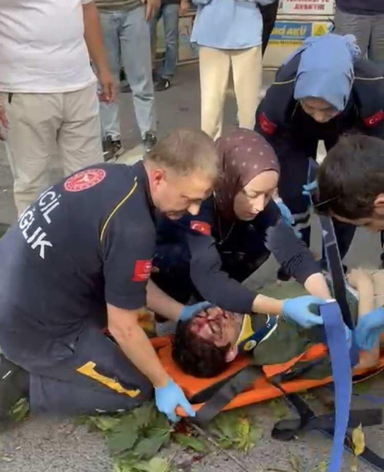 <p><strong>Marmara Üniversitesi Pendik Eğitim ve Araştırma Hastanesi'</strong>nde yaklaşık <strong>3,5 aydır yoğun bakımda tedavi gören</strong> 27 yaşındaki oyuncunun sağlık durumundaki son gelen <strong>iyi haberler</strong>, hayranlarını umutlandırmışken, <strong>ailesinden yeni bir açıklama</strong> geldi.</p>
