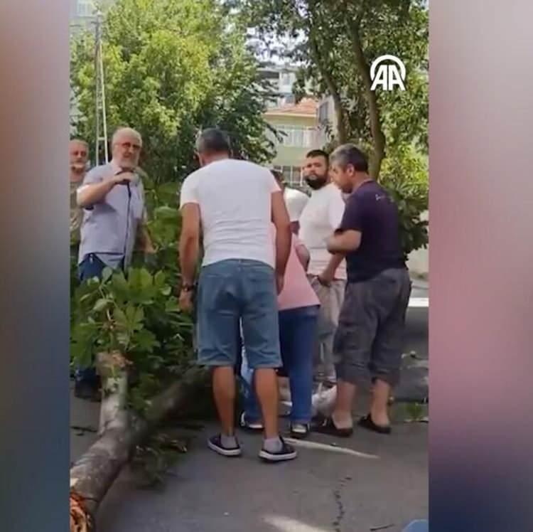 <p>Ünlü oyuncunun ailesi, Yıldız'ın <strong>tekrar yoğun bakıma alındığını</strong> ve yarın sabah yeni bir <strong>ameliyata</strong> gireceğini duyurarak sevenlerinden dua istedi:</p>
