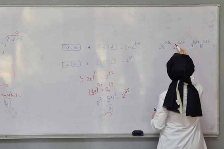 <p><span style="color:rgb(44, 80, 95)">Öğretmenler</span></p>
