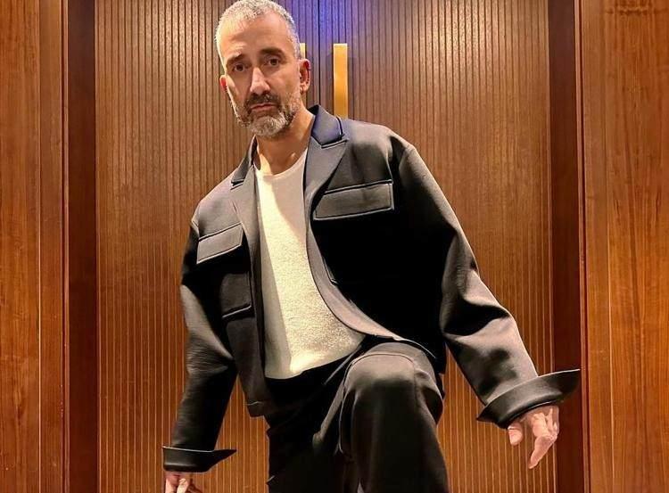 <p><strong>Komşularımız da en az bizim kadar uğraştı. Çok ciddi bir şey atlattık. Köpeklerimiz ve biz iyiyiz. Yangının ne kadar korkutucu bir şey olduğunu gördük, yaşadık. Umarız bir daha yaşamayız. Kimse yaşamaz!"</strong></p>
