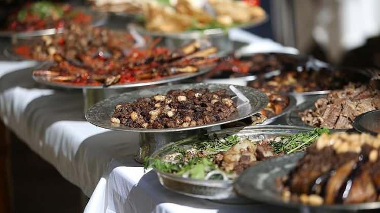 <p>Yeme-içme kültürüne yönelik hazırladığı kapsamlı listelerle bilinen TasteAtlas, bu kez kullanıcı puanları ve gastronomi uzmanlarının değerlendirmeleriyle 2025 yılı sonunda yayınlanan "Dünyanın En İyi 100 Mutfağı" listesini duyurdu.</p>
