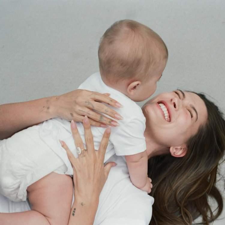 <p><strong>Oğullarına 'Jack Blues' ismini veren d&uuml;nyaca &uuml;nl&uuml; &ccedil;ift, &ccedil;ocuklarıyla birlikte g&ouml;zlerden uzak bir yaşam s&uuml;rd&uuml;rmeye b&uuml;y&uuml;k bir &ouml;zen g&ouml;steriyor.</strong></p>
