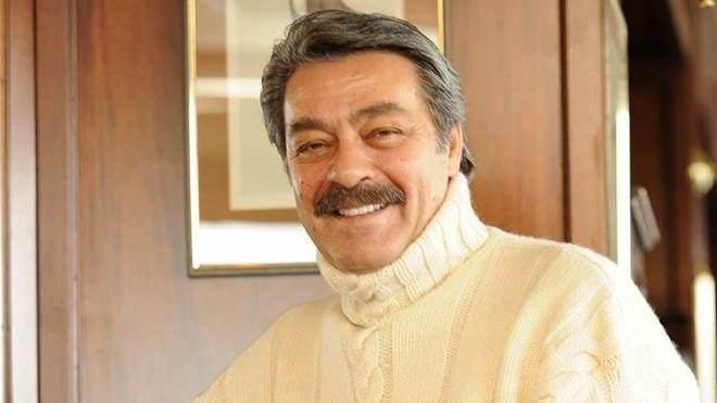 <p>Cayak, ziyaretinin ardından sosyal medya hesabında yaptığı fotoğraf paylaşımıyla sanat&ccedil;ının sağlığıyla ilgili y&uuml;reklere su serpti.</p>
