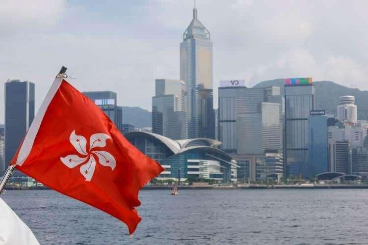 <p><span style="color:#B22222"><strong>13)&nbsp; HONG KONG</strong></span></p>
