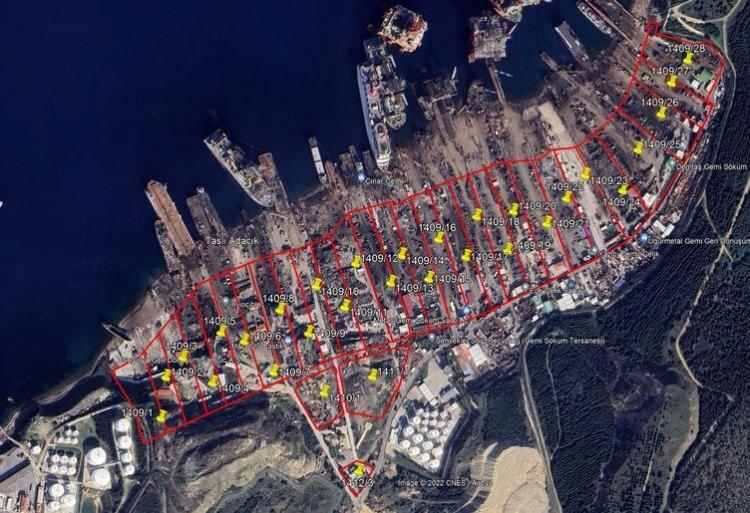 <p><span style="color:rgb(178, 34, 34)"><strong>"37 İLDE ARSALAR SATIŞA ÇIKIYOR"</strong></span></p>

<p> </p>

<p>TOKİ yetkililerinden alınan bilgiye göre, Afyonkarahisar, Aksaray, Ankara, Antalya, Aydın, Balıkesir, Bilecik, Bitlis, Bursa, Çanakkale, Denizli, Diyarbakır, Düzce, Edirne, Elazığ, Eskişehir, Gaziantep, Hatay, İstanbul, İzmir, Kahramanmaraş, Karaman, Kayseri, Kırklareli, Kocaeli, Malatya, Mardin, Mersin, Muğla, Muş, Rize, Samsun, Siirt, Sivas, Şanlıurfa, Tekirdağ ve Yalova'daki taşınmazlar 25 Aralık'ta ihaleyle satışa sunulacak.</p>
