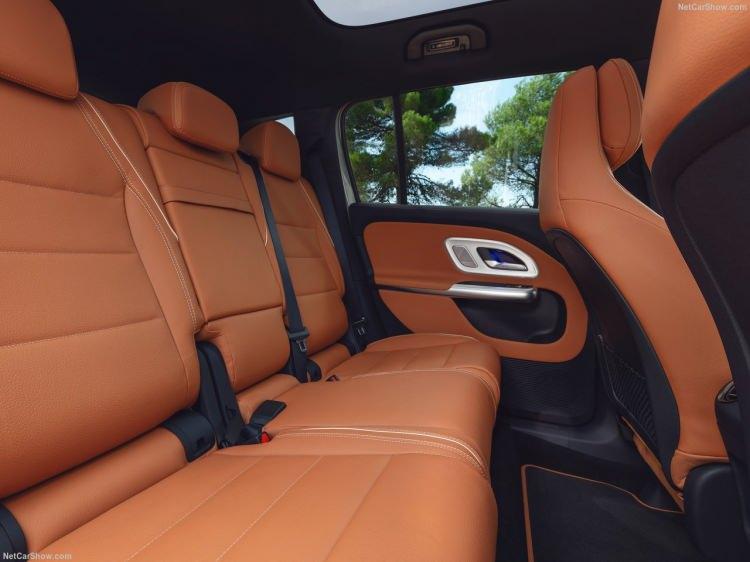 <p>48 volt teknolojisine sahip yüksek teknoloji elektrik destekli hibrit modeli, şehir içi hızlarda tamamen elektrikli sürüş sunuyor.</p>
