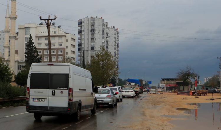 <p>İhalenin ardından yapımına başlanan köprülü kavşaklardan Kepezüstü ve Sanayi Farklı Seviyeli kavşaklarının 18 Kasım'da Ulaştırma ve Altyapı Bakanı Abdulkadir Uraloğlu'nun da katılımıyla açılışı gerçekleştirildi. </p>
