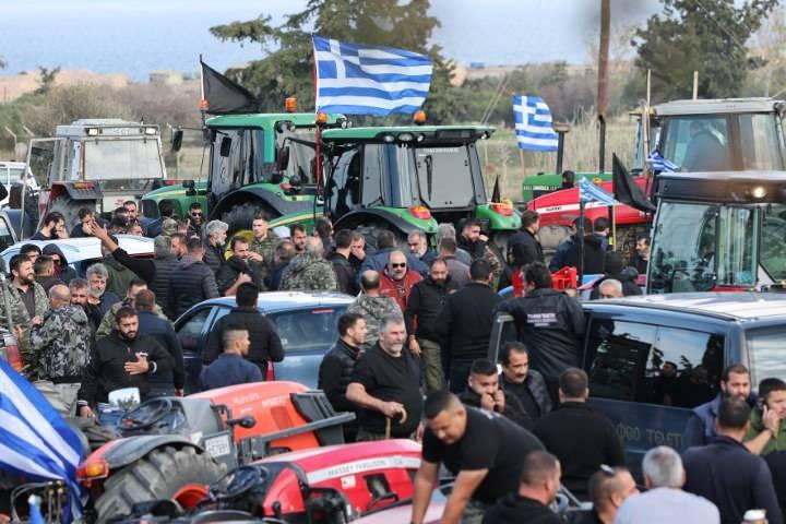 <p>Çarşamba günü (10.12.25) Volos limanının bir bölümü abluka altına alındı.</p>
