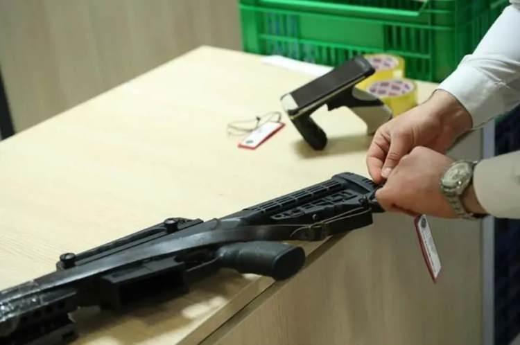 <p>Adalar ile Konya'nın Kulu ilçesindeki adliyelerin adli emanet bürolarında art arda yaşanan üç soygun, Türkiye'nin gündemini bir anda değiştirdi. </p>
