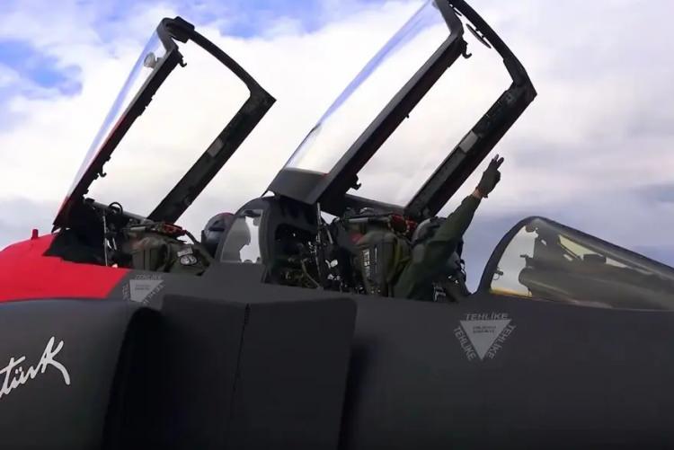 <p>Tatbikatın ilgi çeken uçakları uzun yıllardır serviste olmalarına rağmen hala görev üstlenen Türk F-4'leri oldu.<br />
 </p>

<p>F-4'ler Türk Hava Kuvvetleri'nin envanterine ilk kez 1974 yılında girdi ve bir dizi güncelleme sonrasında hala hizmette.</p>
