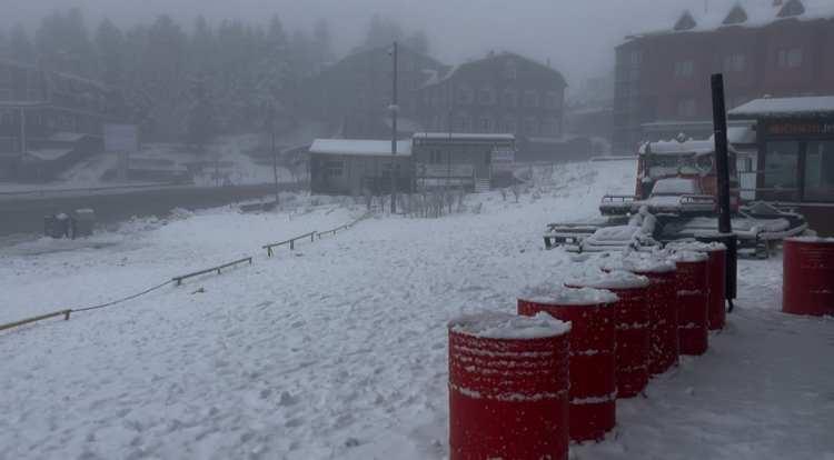 <p>Sürücülerin zincirlerini de araçlarının bagajında bulundurması gerekiyor.</p>
