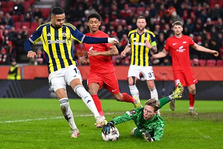 <p>Böylece Fenerbahçe, Avrupa Ligi'nde puanını 11'e yükseltti. Brann ise 8 puanda kaldı.</p>
