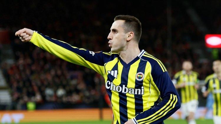 <p>Fenerbahçe'nin gollerini 5'nci dakikada Kerem Aktürkoğlu, 36, 44 ve 65'te Anderson Talisca kaydetti.</p>
