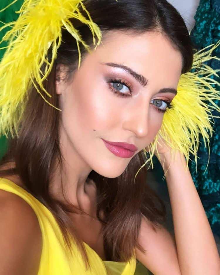 <p><strong>2011 Best Model of Türkiye birincisi olarak yıldızı parlayan ve 'Annem', 'Bez Bebek', 'Arka Sokaklar' gibi başarılı yapımlarla geniş kitlelere ulaşan ünlü oyuncu ve model Tuğba Melis Türk, kutsal topraklara gitti.</strong></p>
